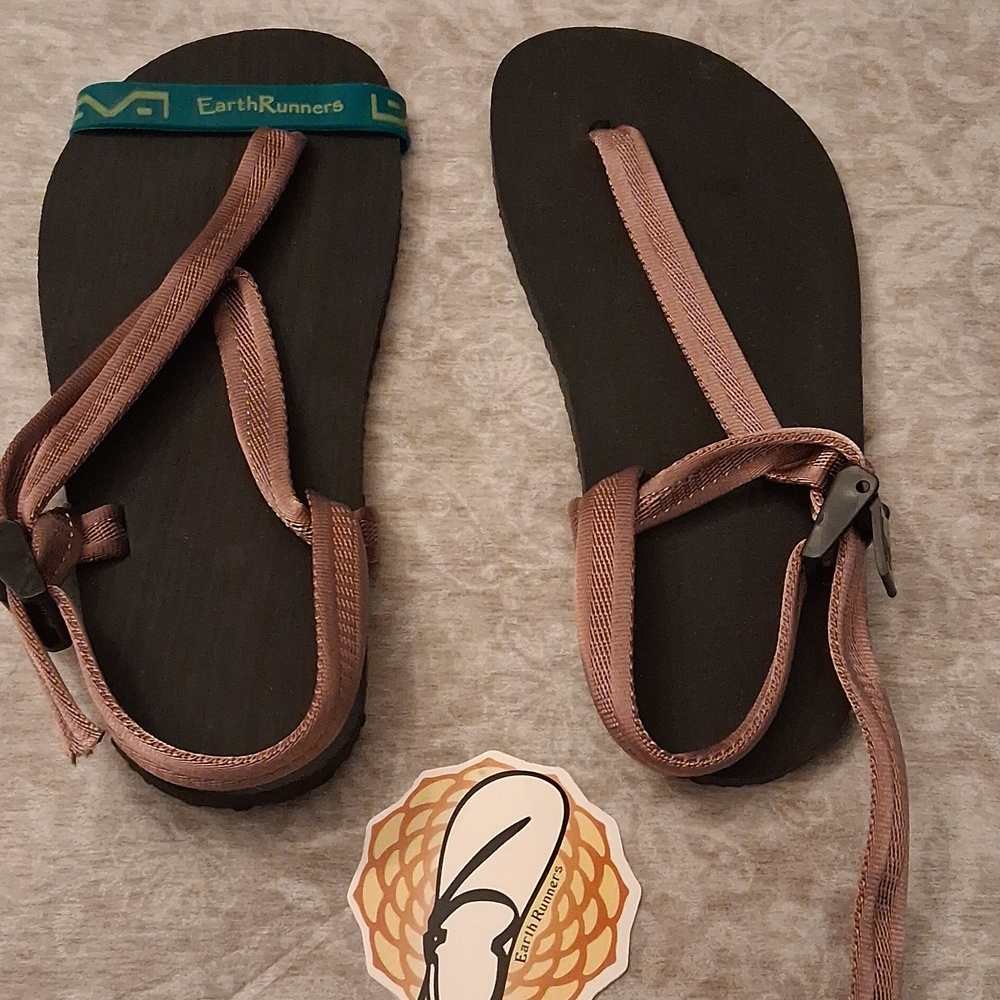 Earth Runner Kids Sandals-- new / never worn Size 3